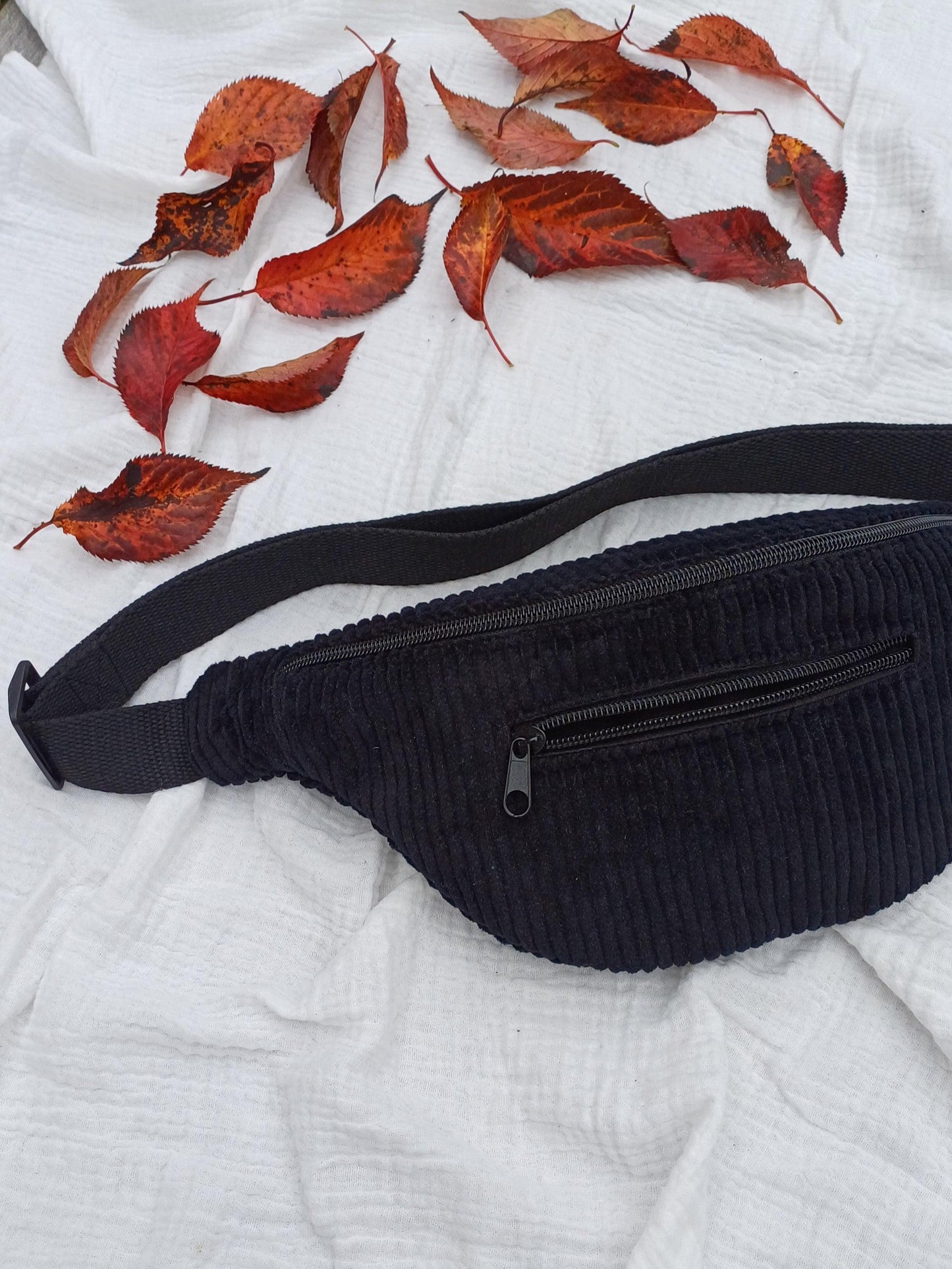 Sac banane - Velours côtelé noir - CréaEmeline - accessoire - fait-main