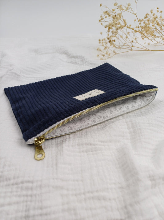 Pochette plate - Velours côtelé bleu marine - CréaEmeline - accessoire - fait-main