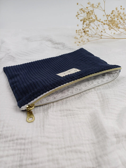 Pochette plate - Velours côtelé bleu marine - CréaEmeline - accessoire - fait-main