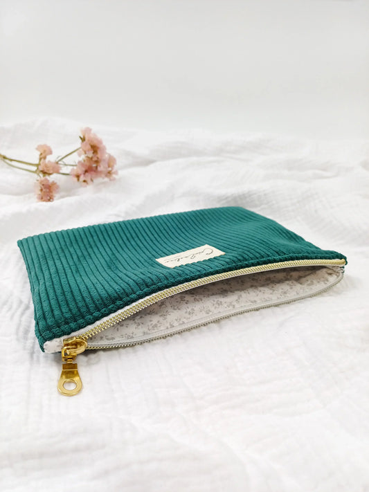 Pochette plate - Velours côtelé vert sapin - CréaEmeline - accessoire - fait-main
