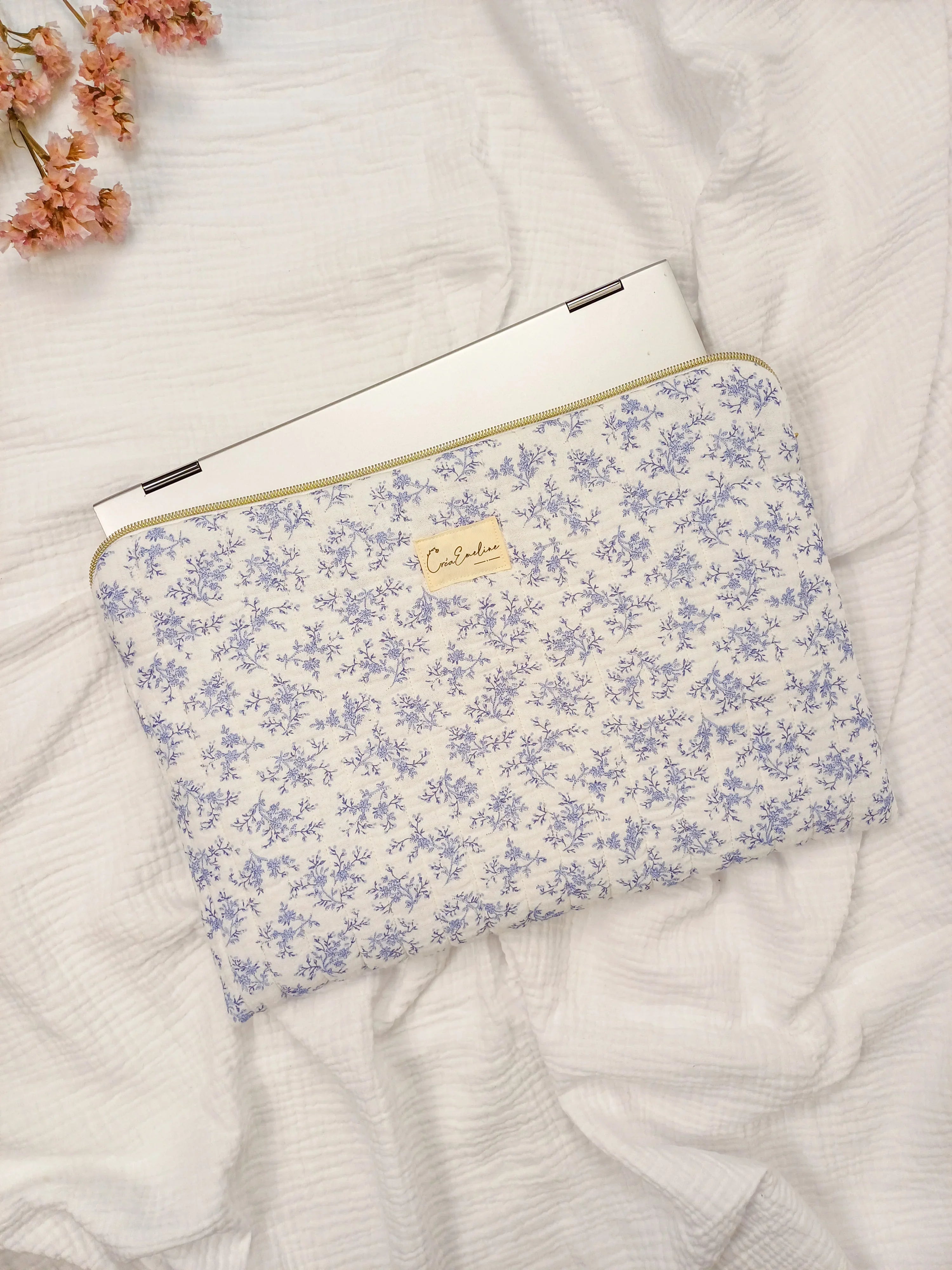 Pochette ordinateur fleurie bleu - fait main