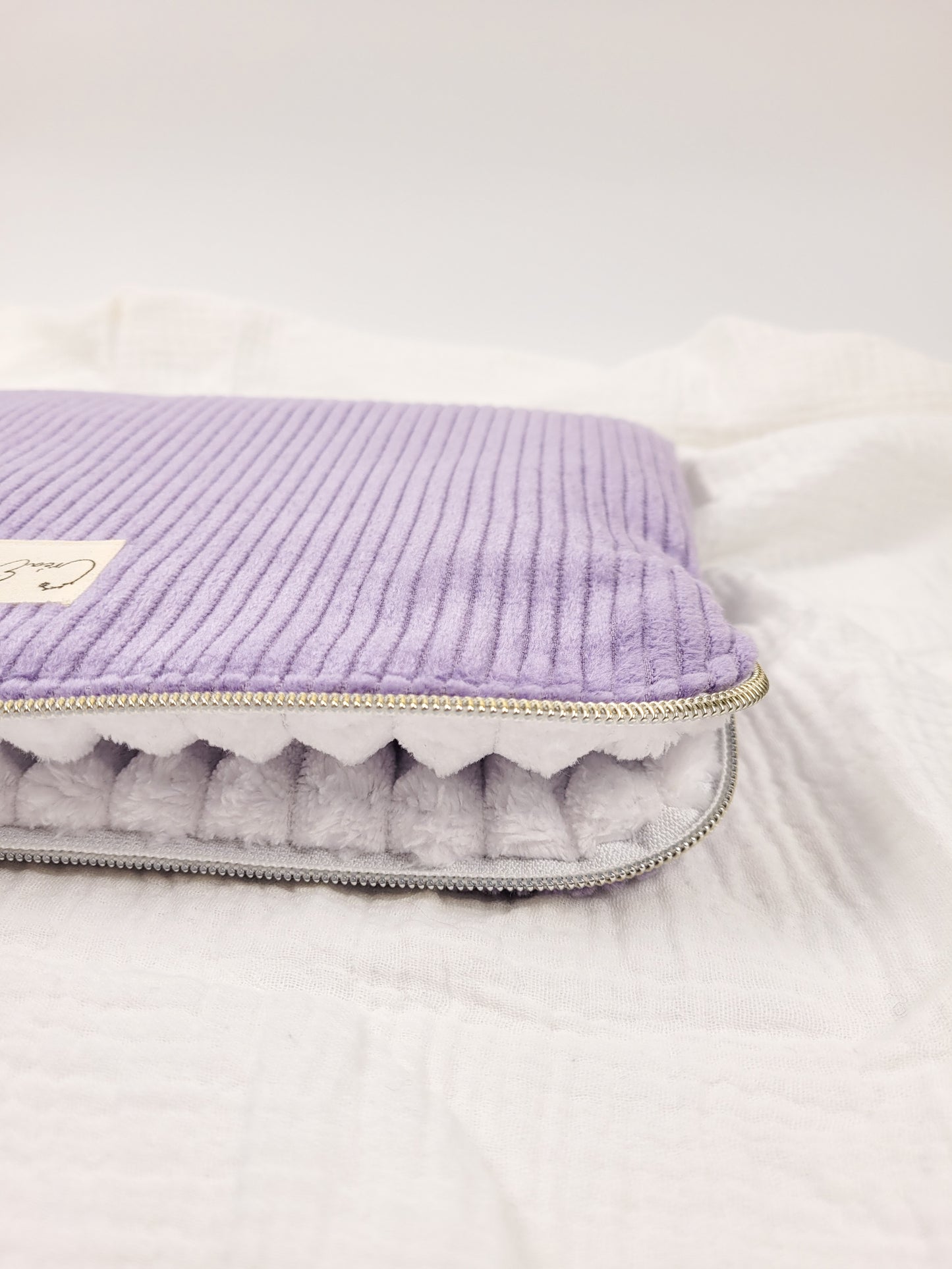 Laptop / tablet sleeve - Lilac corduroy