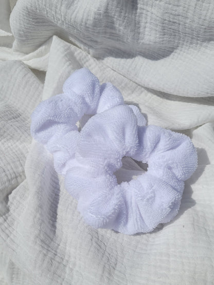 Scrunchie / Terry cloth cuffs - white