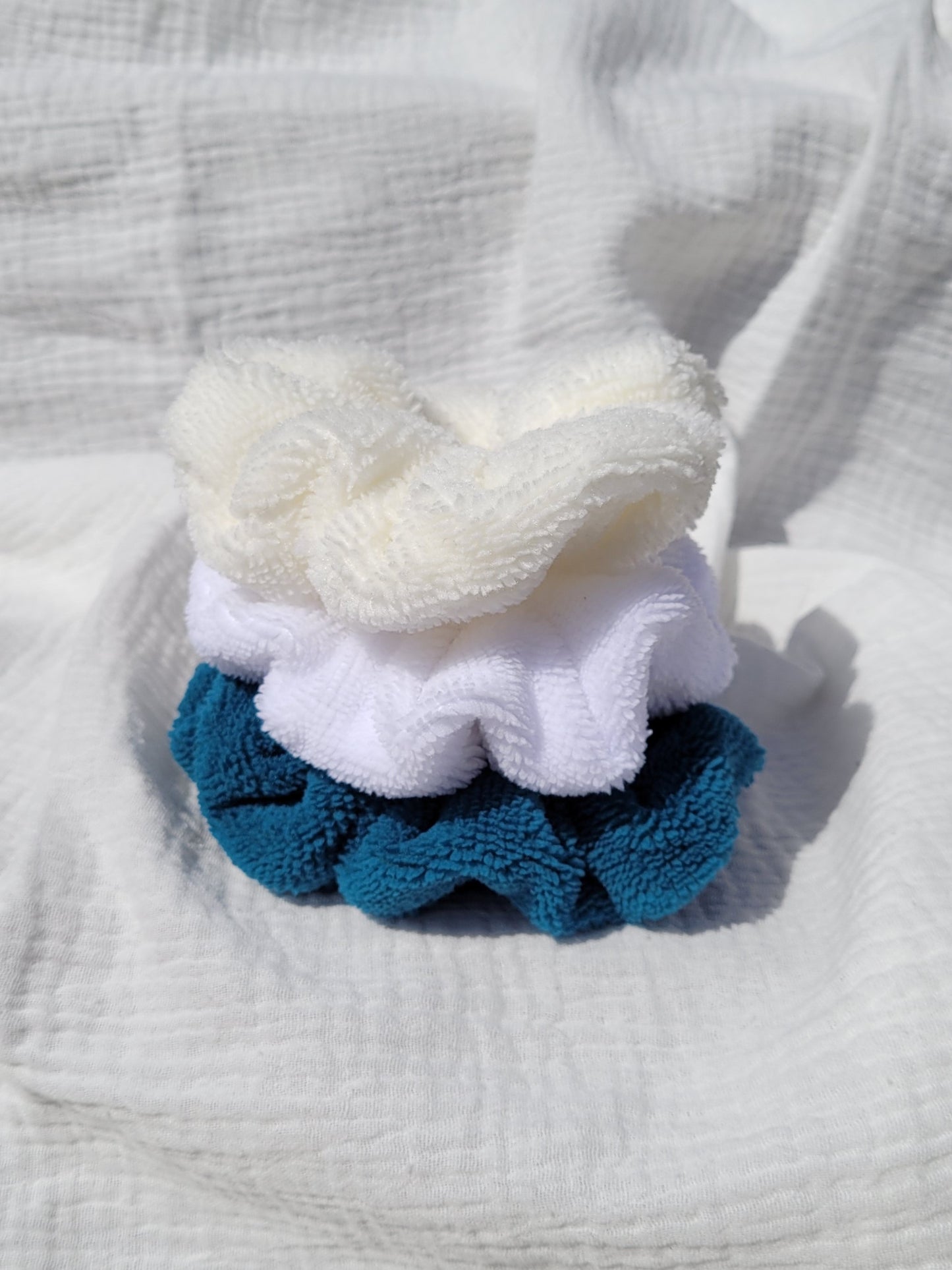 Scrunchie / Terry cloth cuffs - white