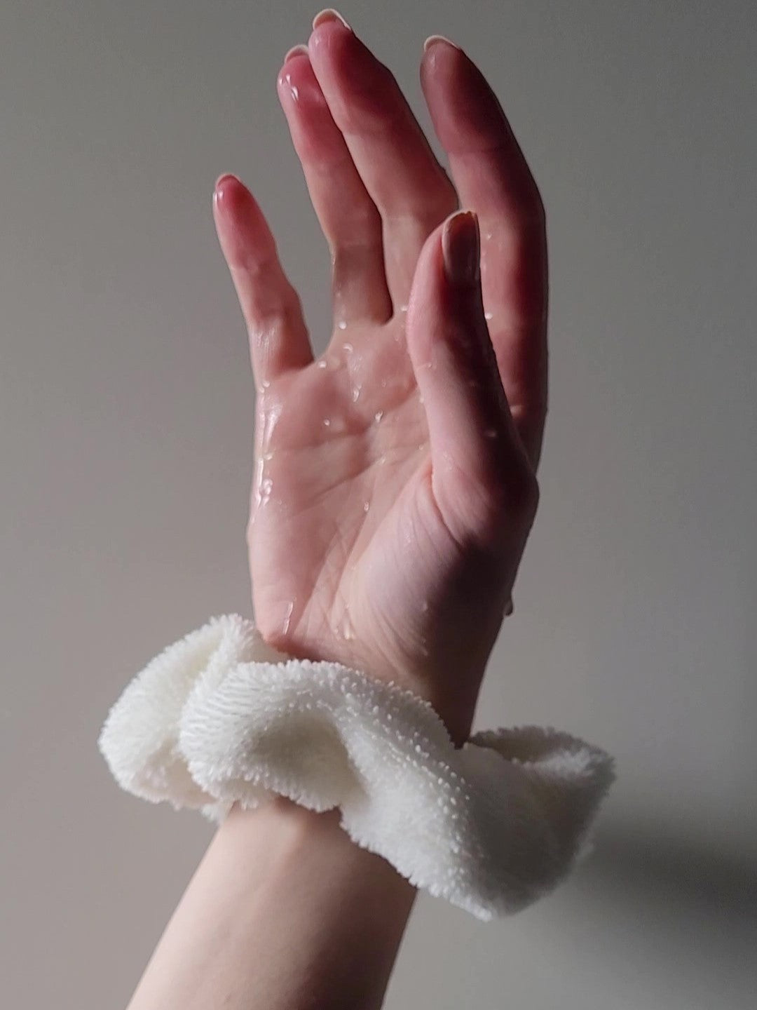 Scrunchie / Terry cloth cuffs - white