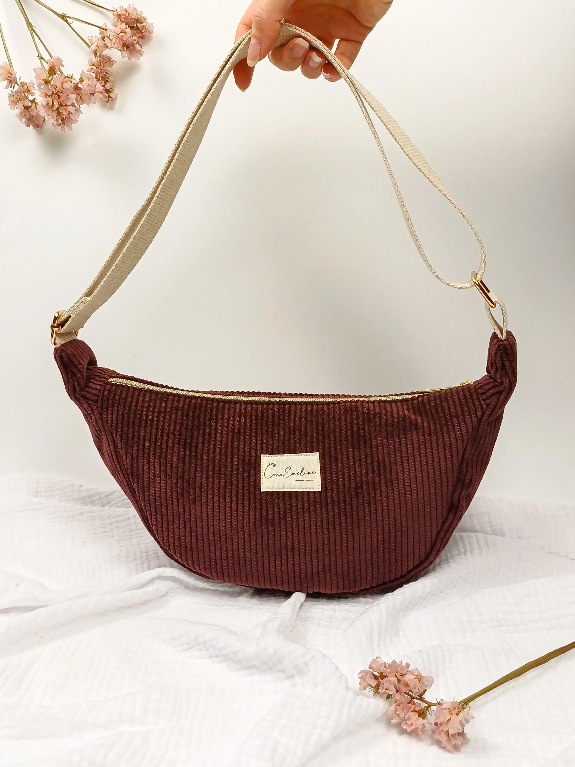 Sac demi-lune - Velours côtelé prune - CréaEmeline - accessoire - fait-main