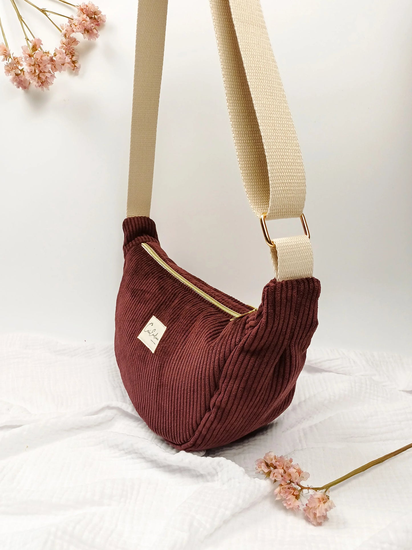 Sac demi-lune - Velours côtelé prune - CréaEmeline - accessoire - fait-main