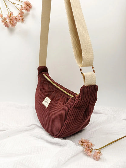 Sac demi-lune - Velours côtelé prune - CréaEmeline - accessoire - fait-main