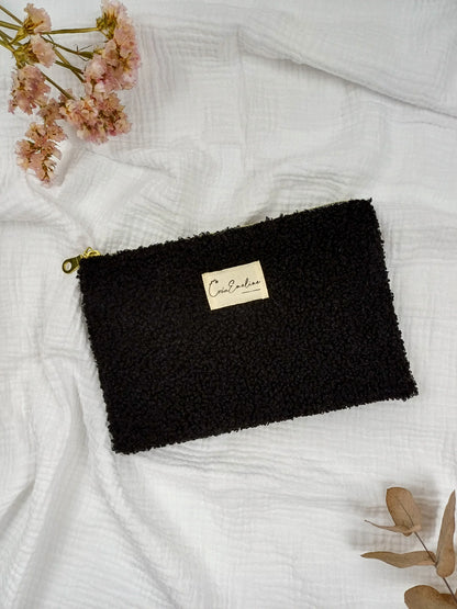 Pochette plate - Bouclette noir - CréaEmeline - accessoire - fait-main