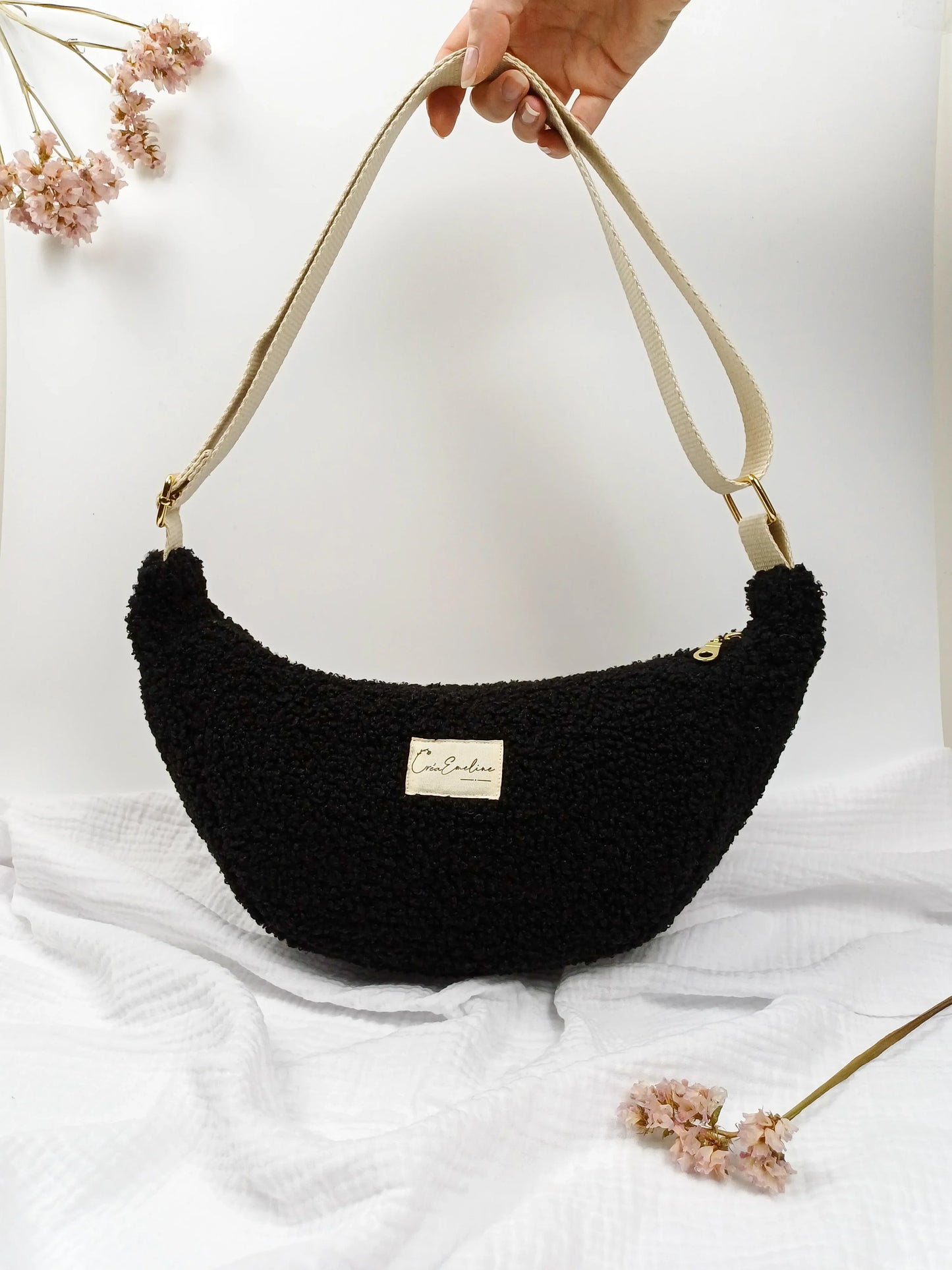 Sac demi-lune - Bouclette noir - CréaEmeline - accessoire - fait-main