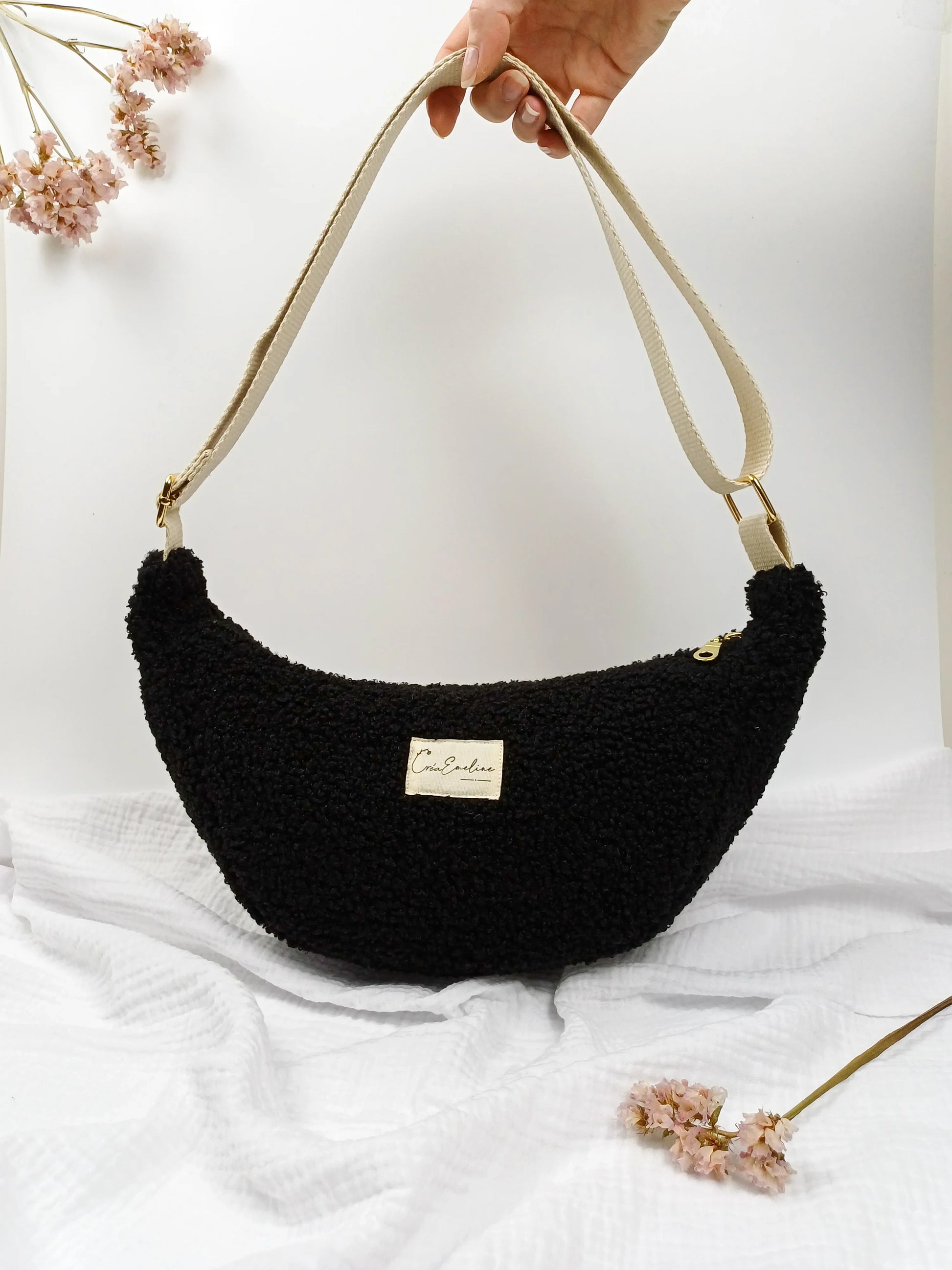 Sac demi-lune - Bouclette noir - CréaEmeline - accessoire - fait-main