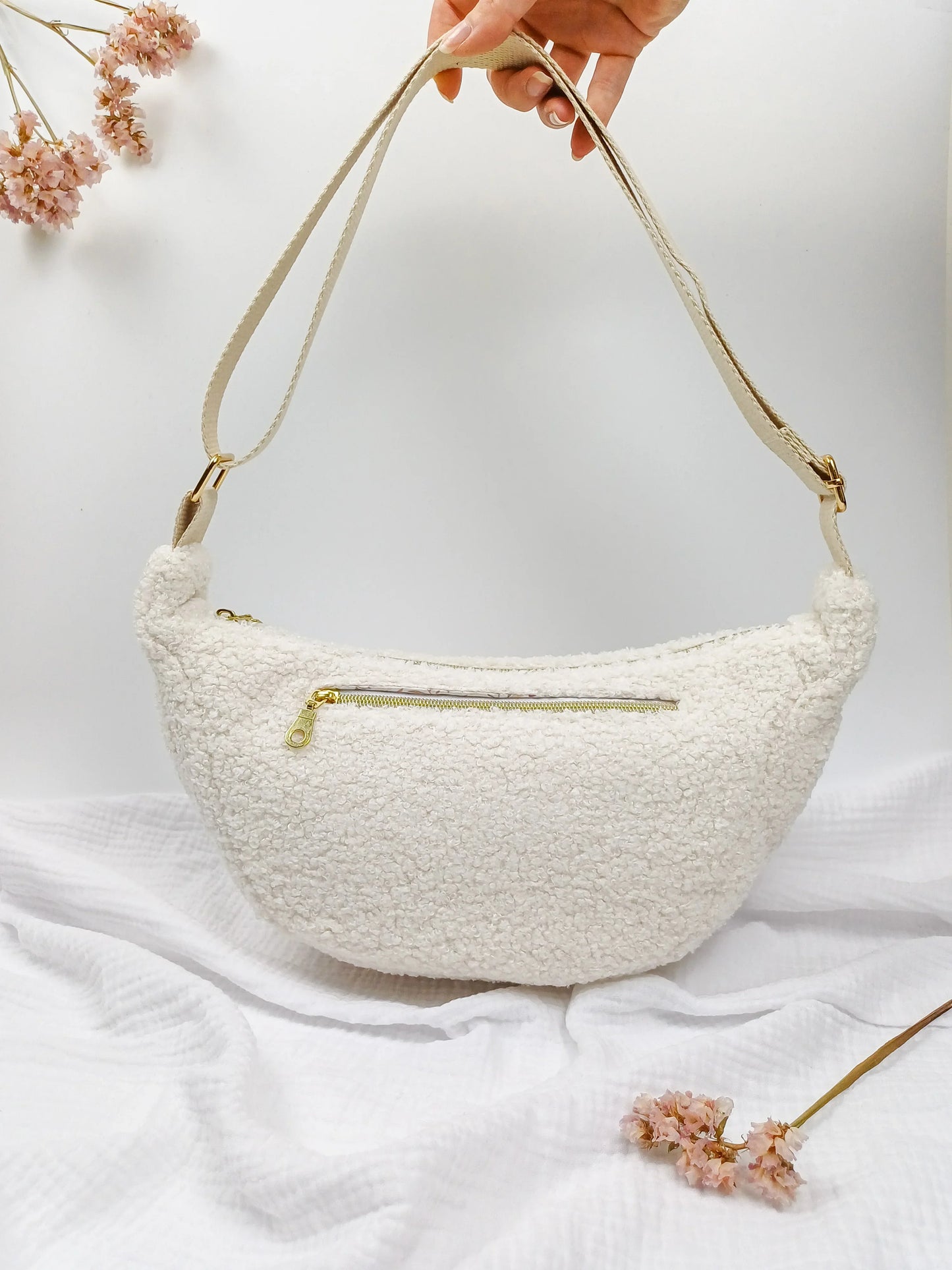 Sac demi-lune - Bouclette écru - CréaEmeline - accessoire - fait-main