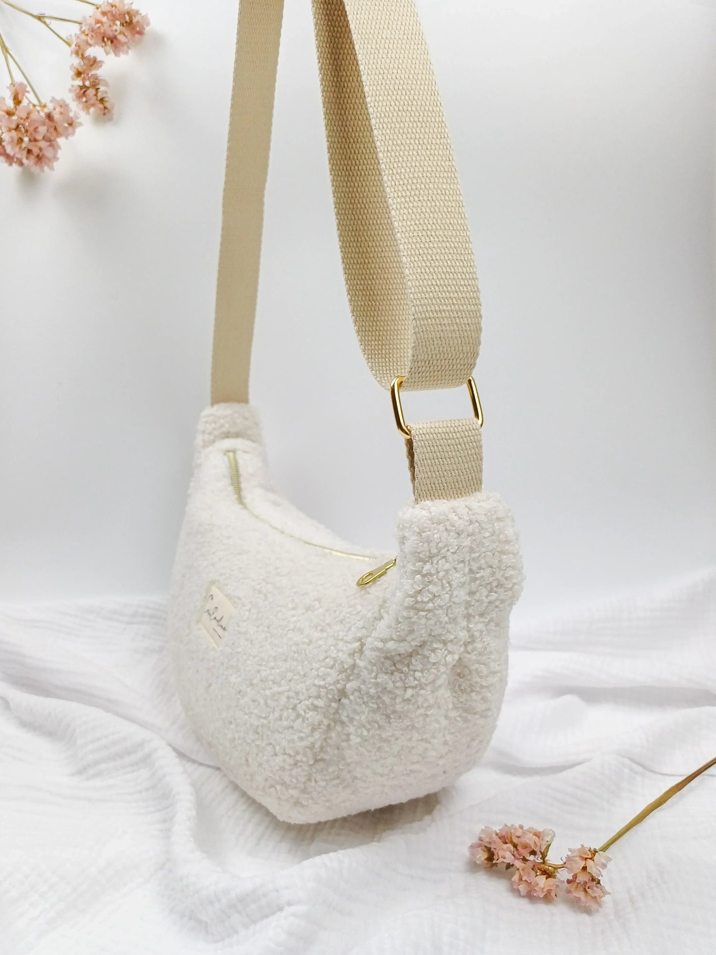 Sac demi-lune - Bouclette écru - CréaEmeline - accessoire - fait-main