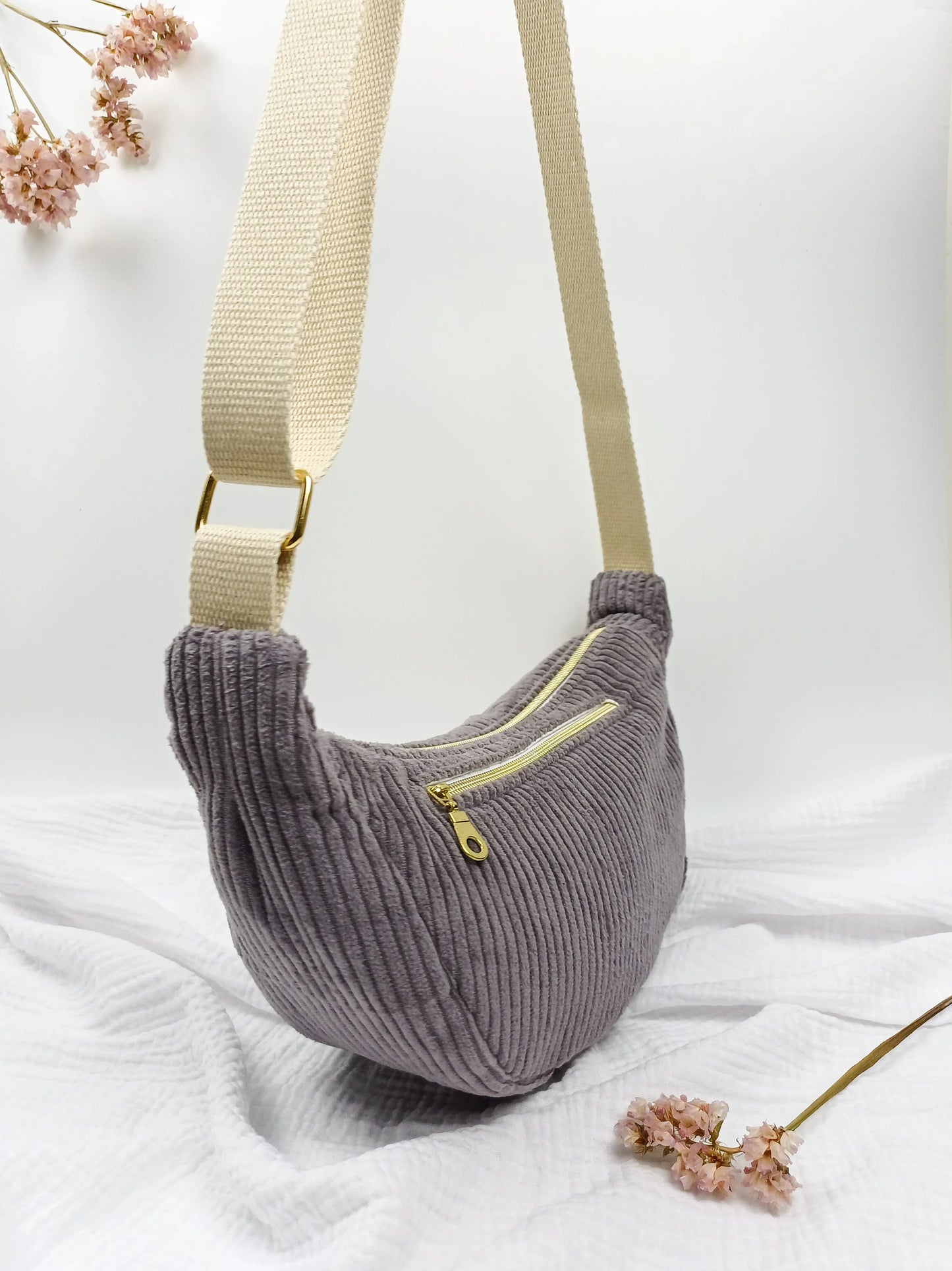 Sac demi-lune - Velours côtelé taupe - CréaEmeline - accessoire - fait-main