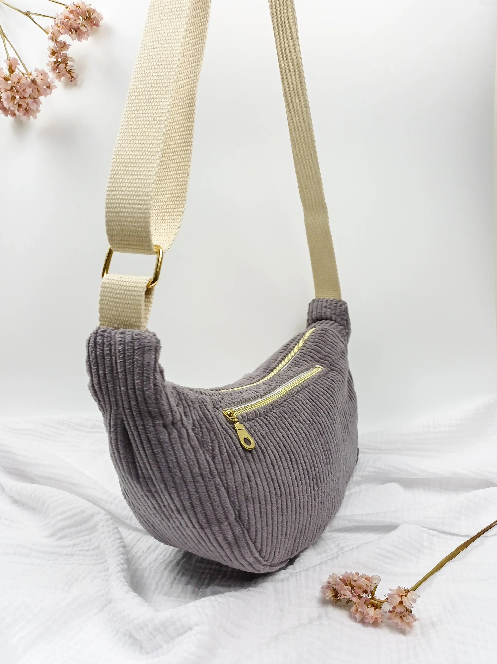 Sac demi-lune - Velours côtelé taupe - CréaEmeline - accessoire - fait-main